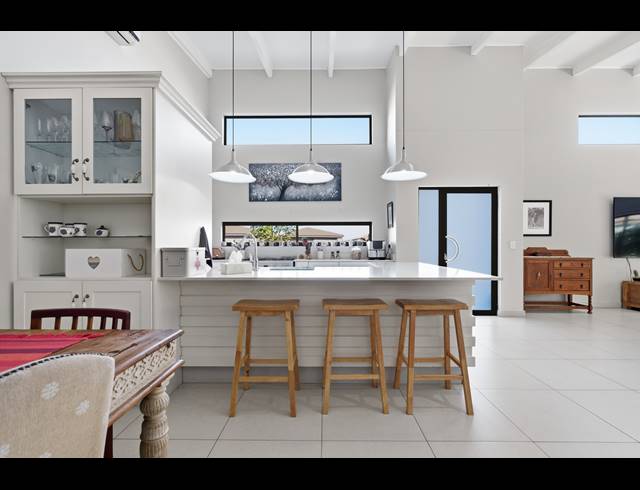 4 BEDROOM HOUSE FOR SALE IN PALM LAKES ESTATE